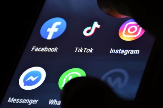 Προς απαγόρευση των social media για παιδιά κάτω των 14 ετών στην Αυστρία